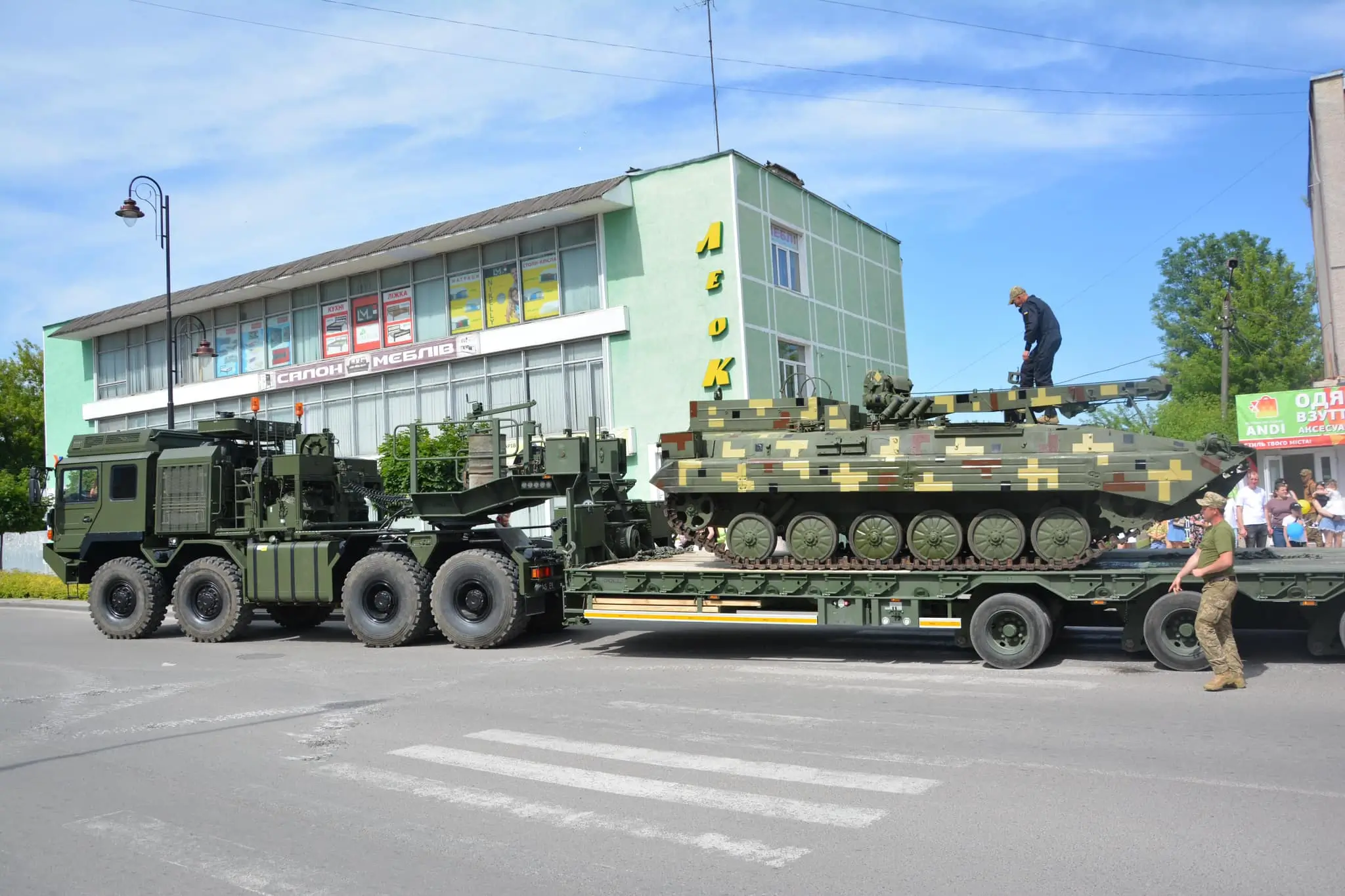 Rare green-coloured HX81