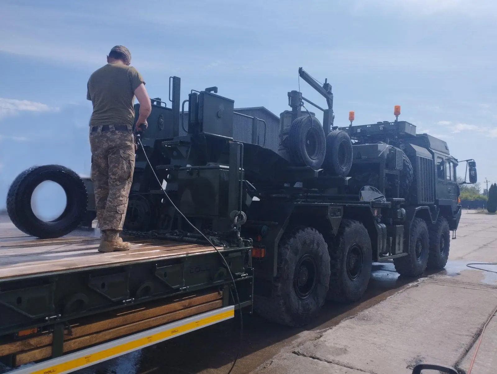 Rare green-coloured HX81