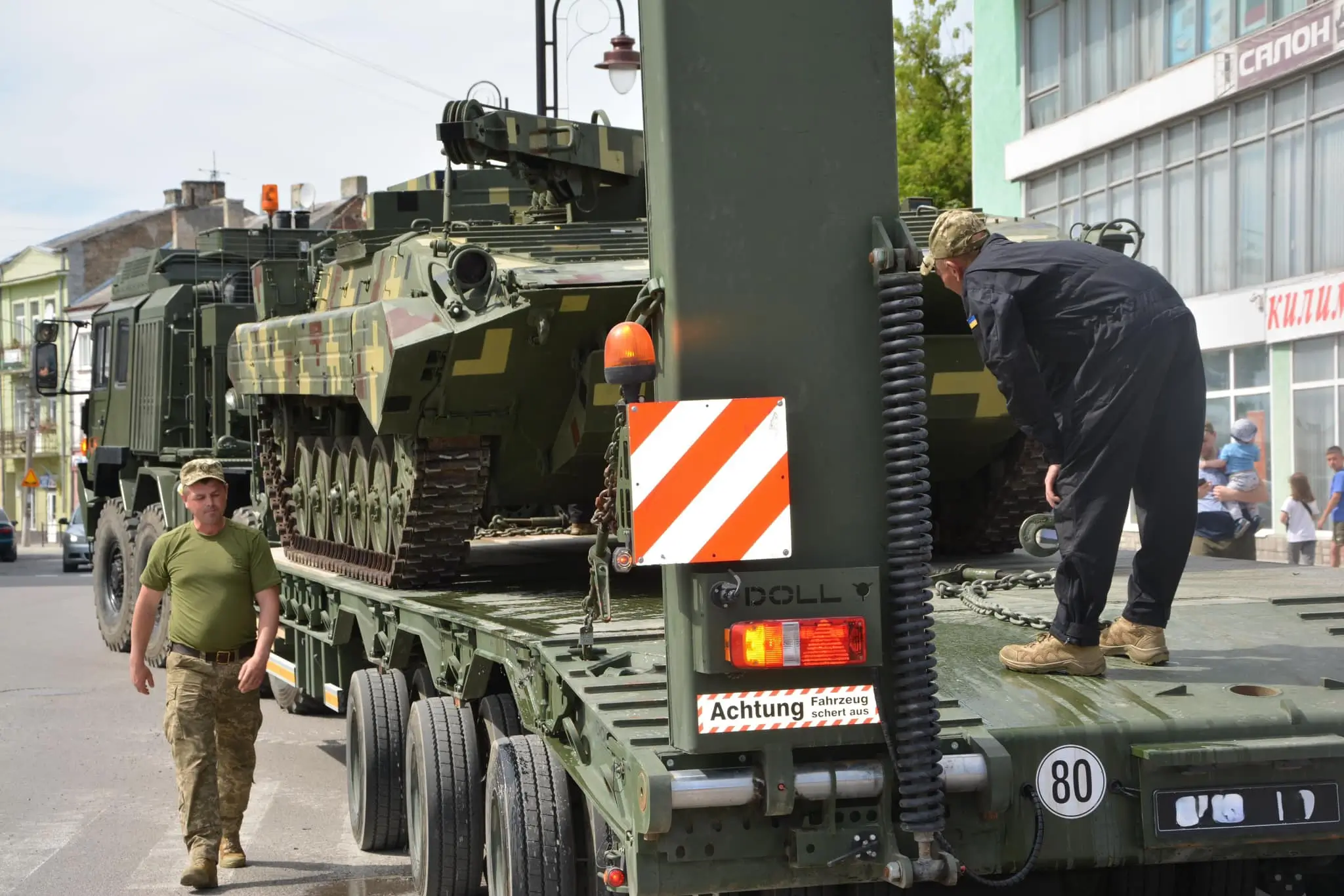 Rare green-coloured HX81