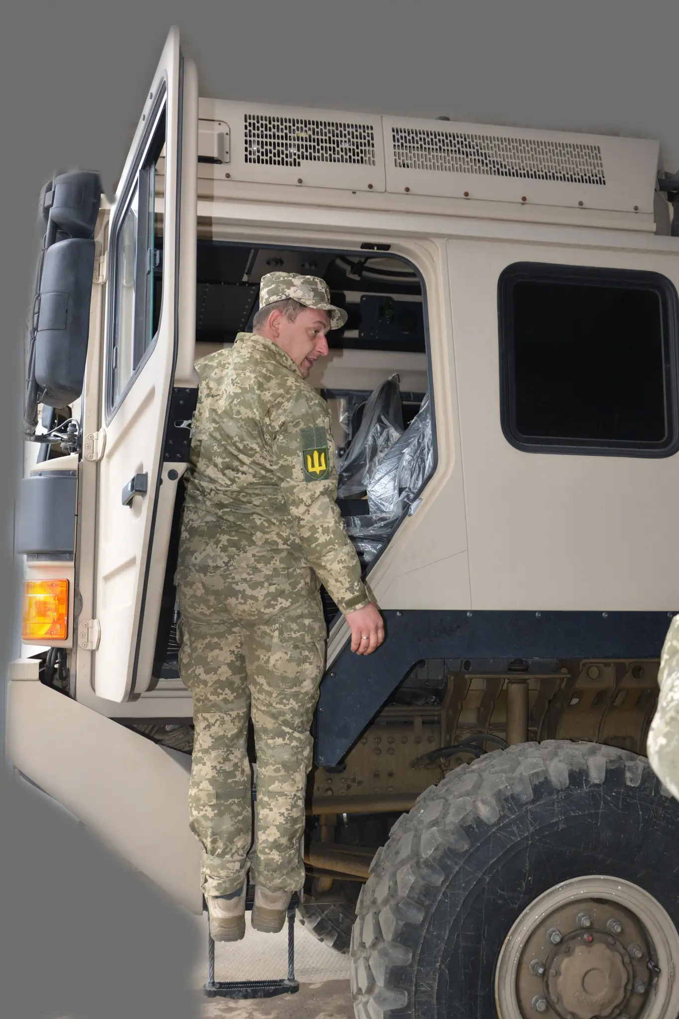 HX81 in service with the 146th Separate Repair and Recovery Regiment