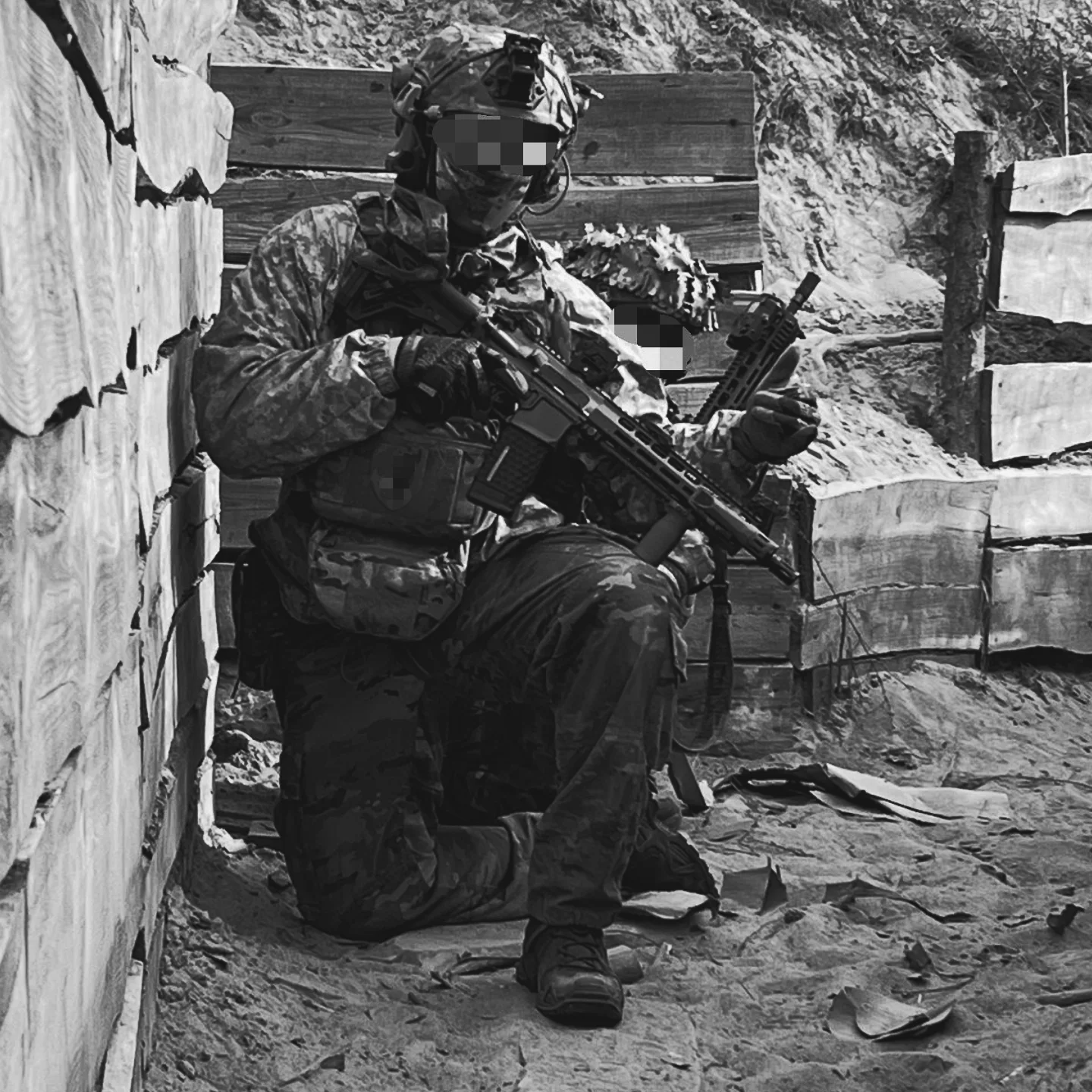 Ukrainian SOF together with his MK 556 assault rifle