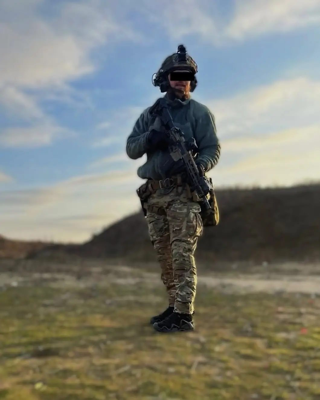 Ukrainian SOF together with his MK 556 assault rifle