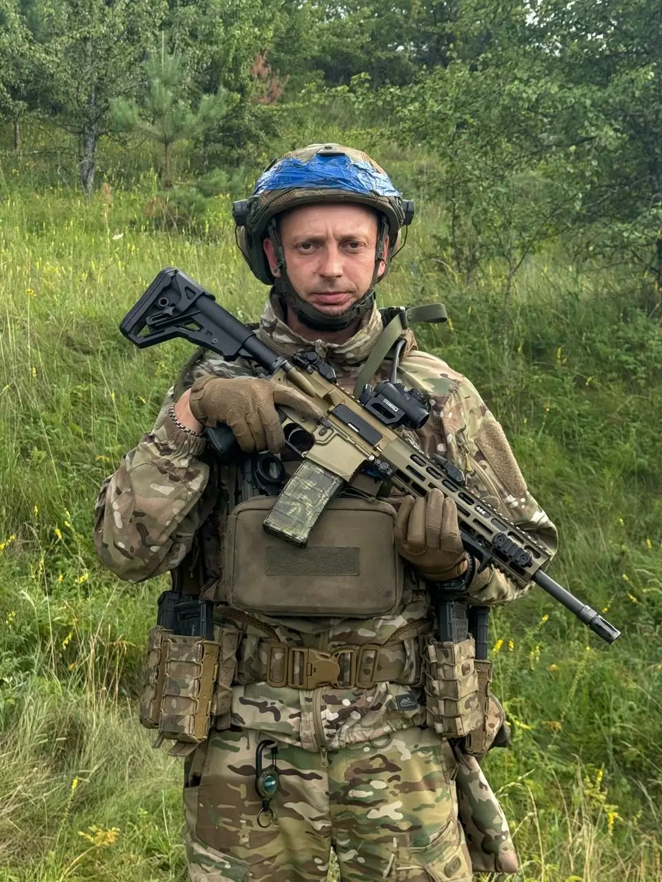 Ukrainian soldier with an MK 556 assault rifle