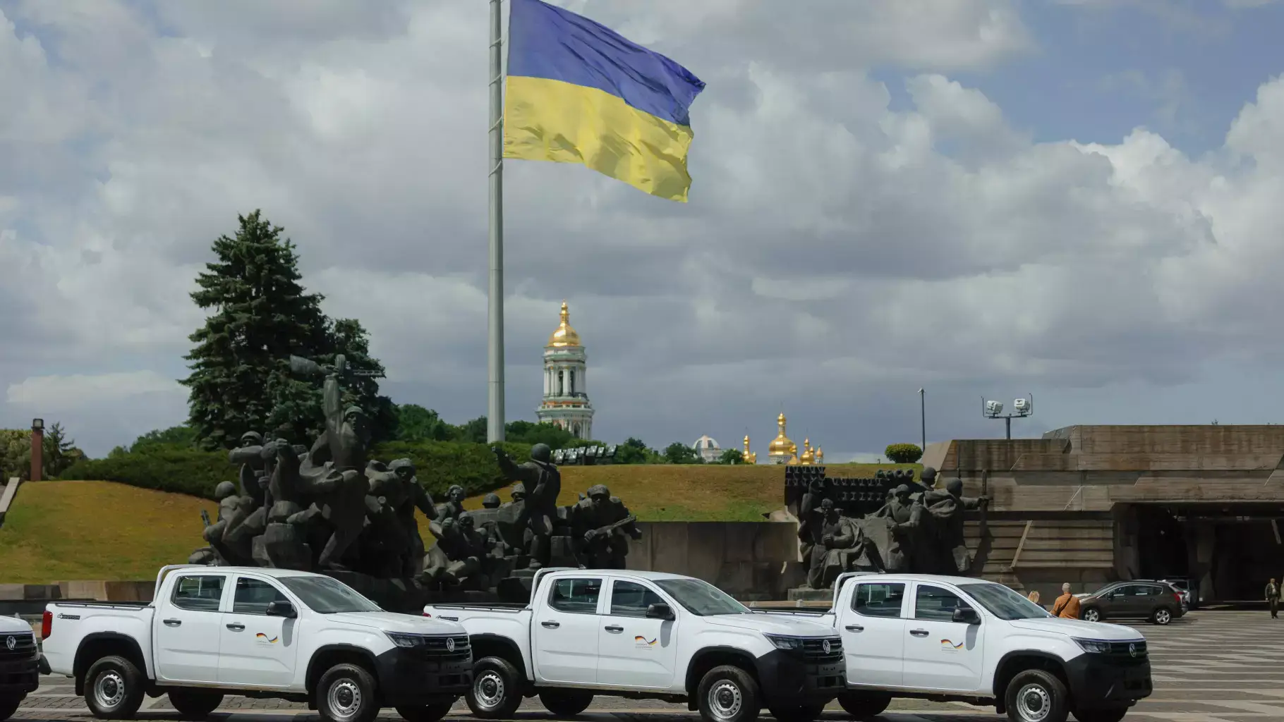 Several VW Amaroks during the official handover to the National Guard of Ukraine