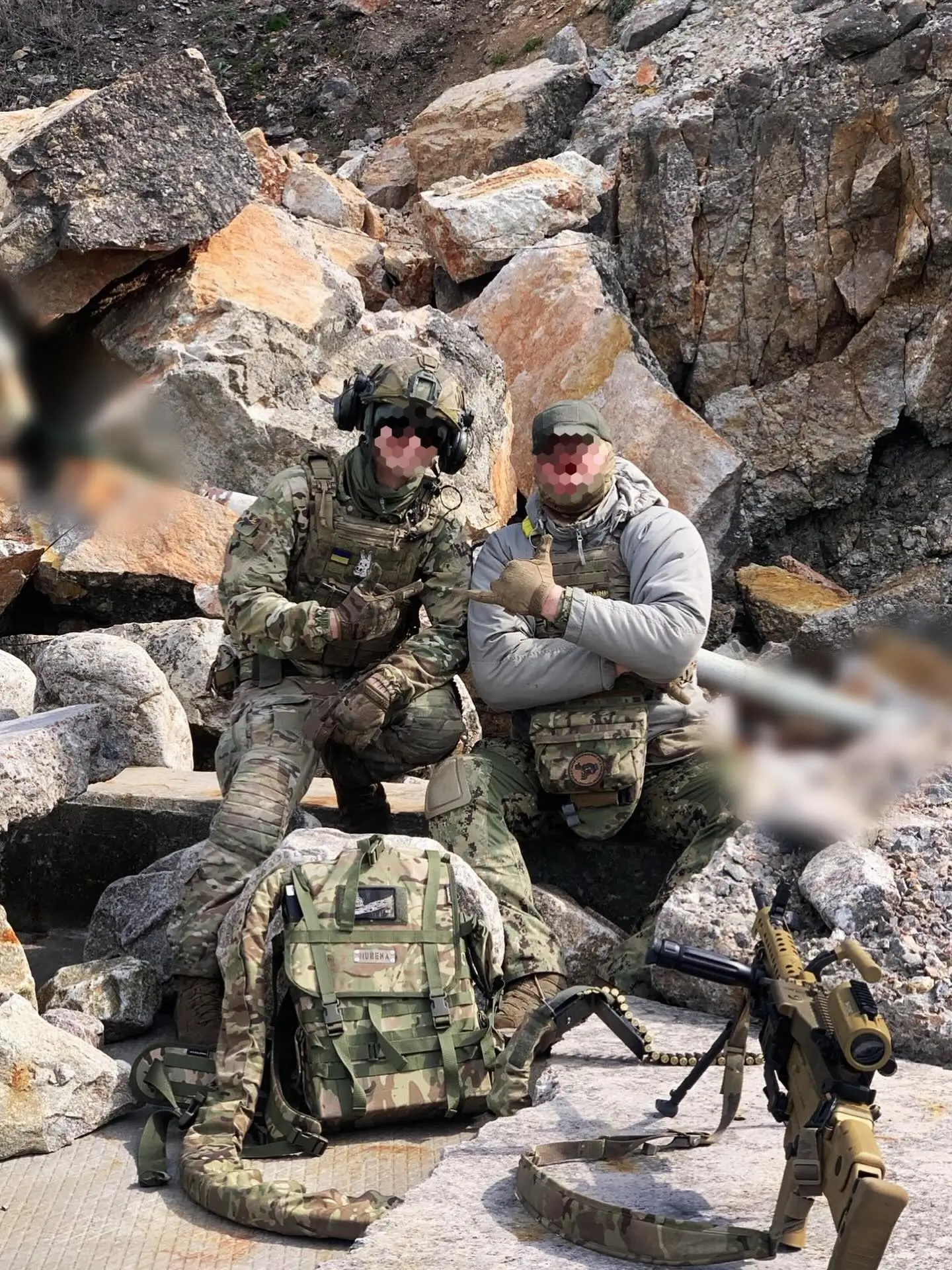 Two Ukrainian SOF taking a photo together